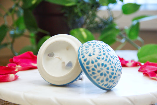 Artisanal candle in a beautiful small talavera cup. Handmade blue strokes design. Handcrafted by Artisan in Mexico City. 100% All Natural Soy Candle. Reuse the talavera as home decor or storage.